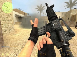 Скриншот CS:Source: Перезаряджання M4A1 на de_dust